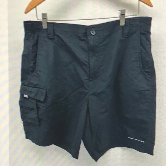 Columbia Men's Size Large Black Hybrid Outdoor Shorts 8" Inseam - Picture 1 of 2
